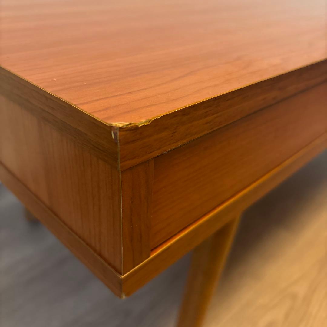 ブラウン木製センターテーブル 引き出し付き