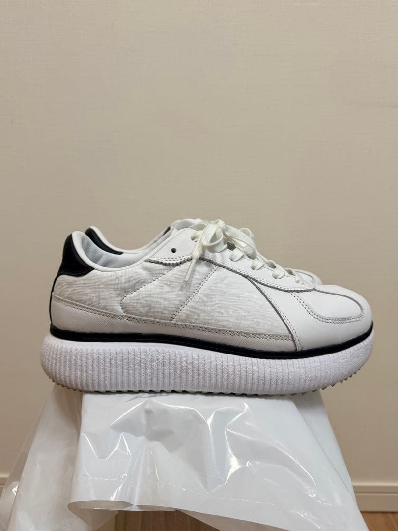 Onitsuka Tiger DELECITY ホワイトレザー厚底スニーカー