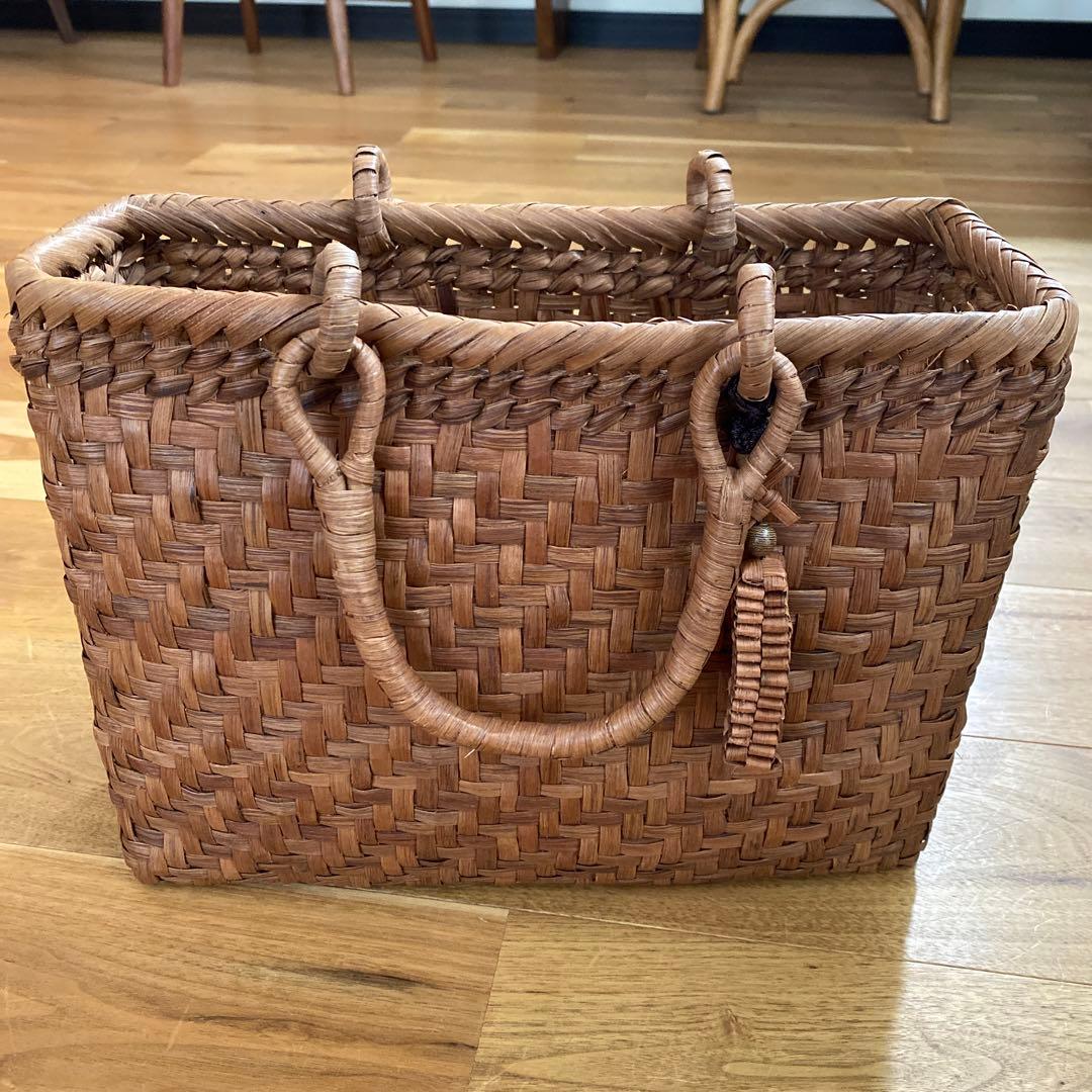 長野産　職人手編み綱代あみ　山ぶどうバック　らリングた取手