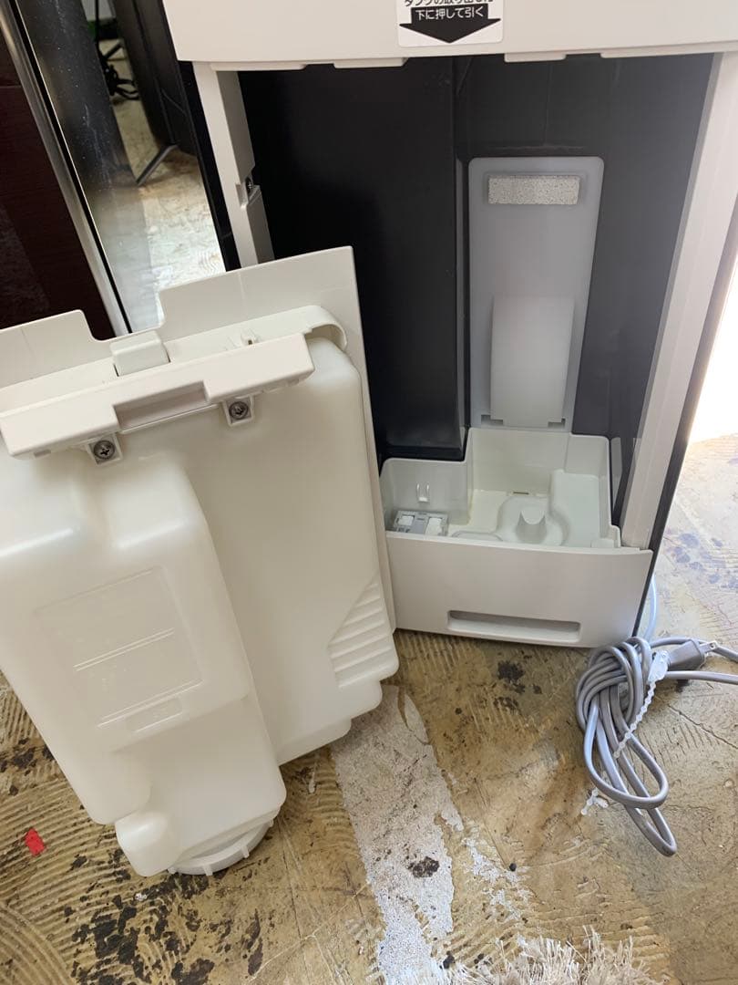 j252 SHARP KI-RX70-W 加湿空気清浄機　2023年製　動作品