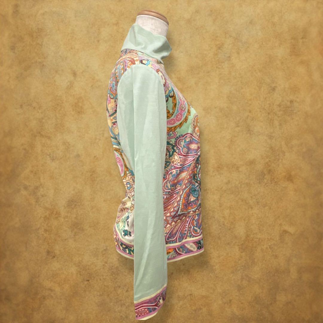 【時巡る】LEONARD カットソー ハイネック　ペイズリー柄 薄緑系　華やか