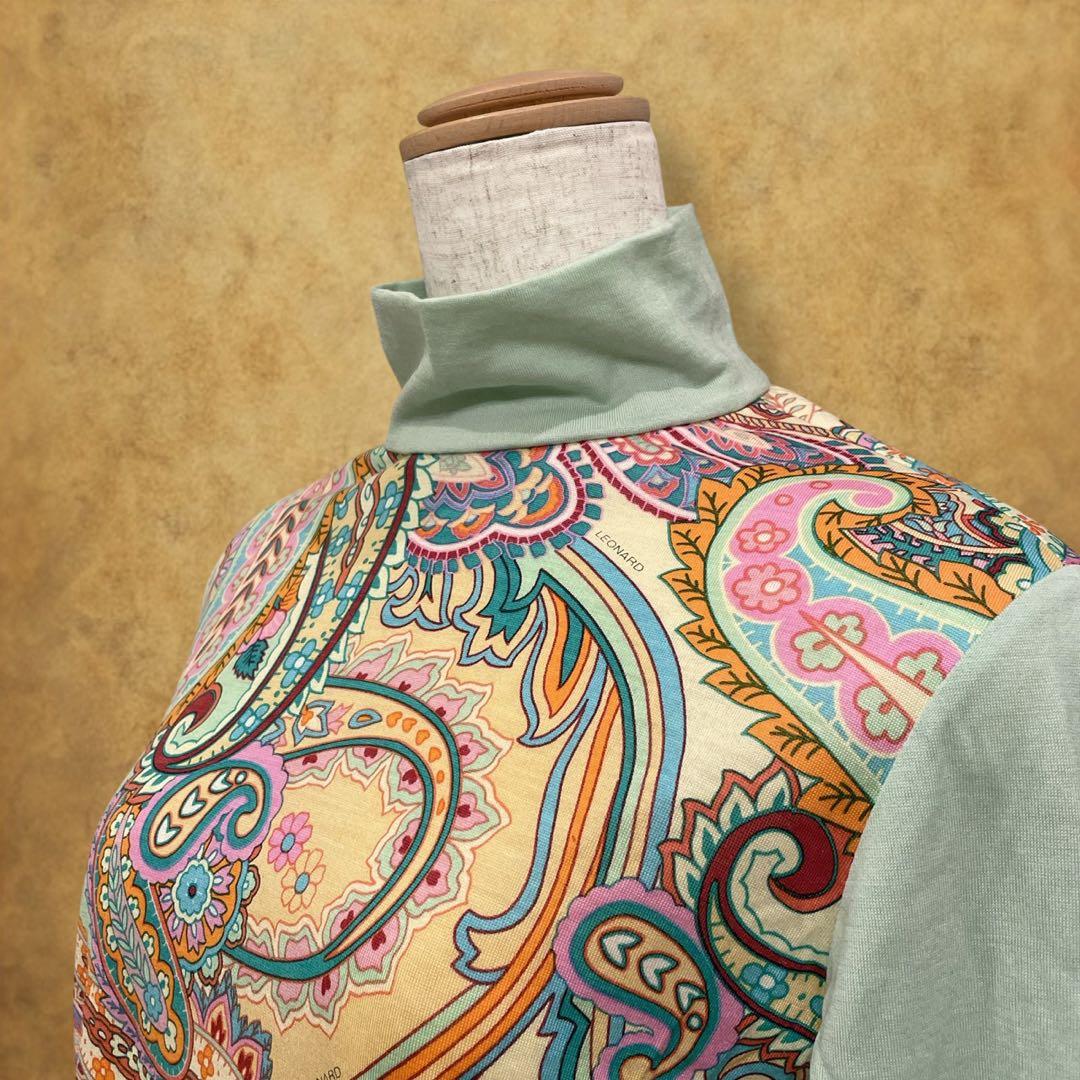 【時巡る】LEONARD カットソー ハイネック　ペイズリー柄 薄緑系　華やか
