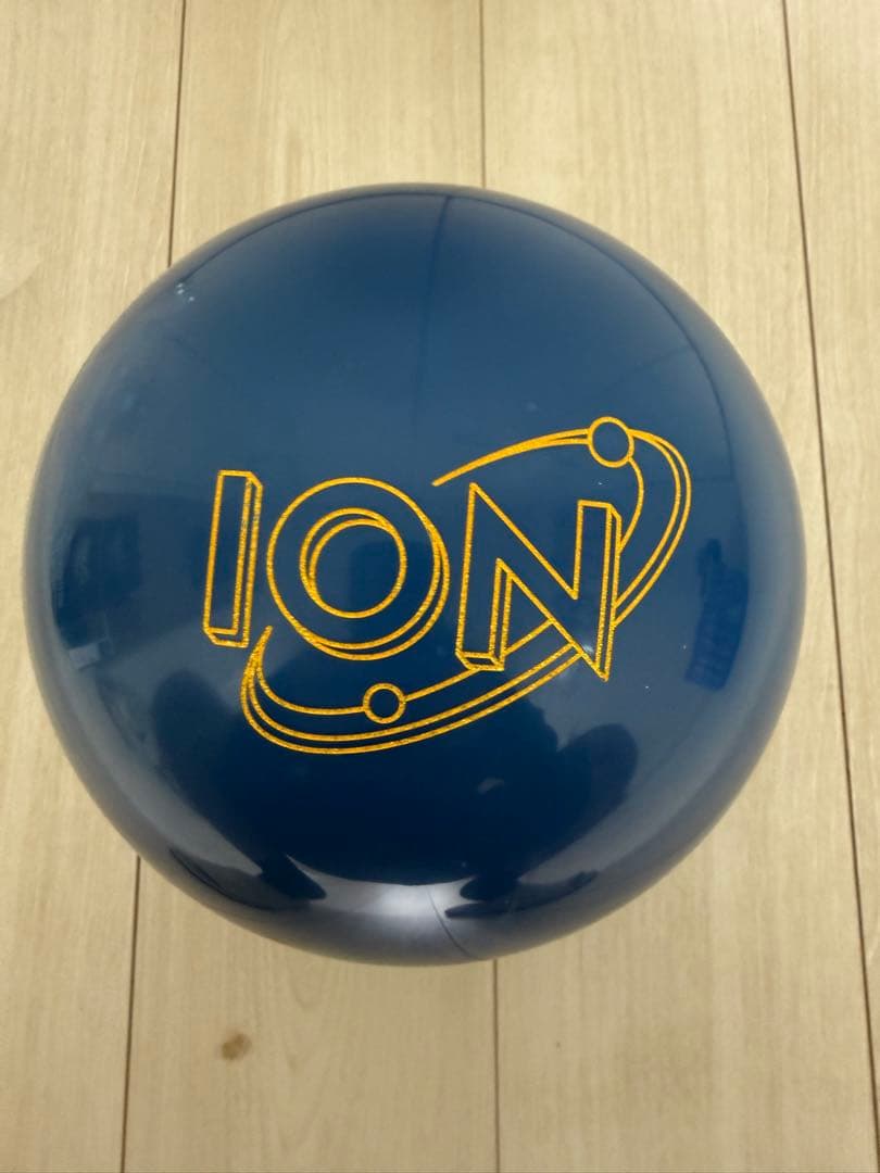 ボウリング ストーム アイオンプロソリッド 15ポンド 新品 ボウリングボール