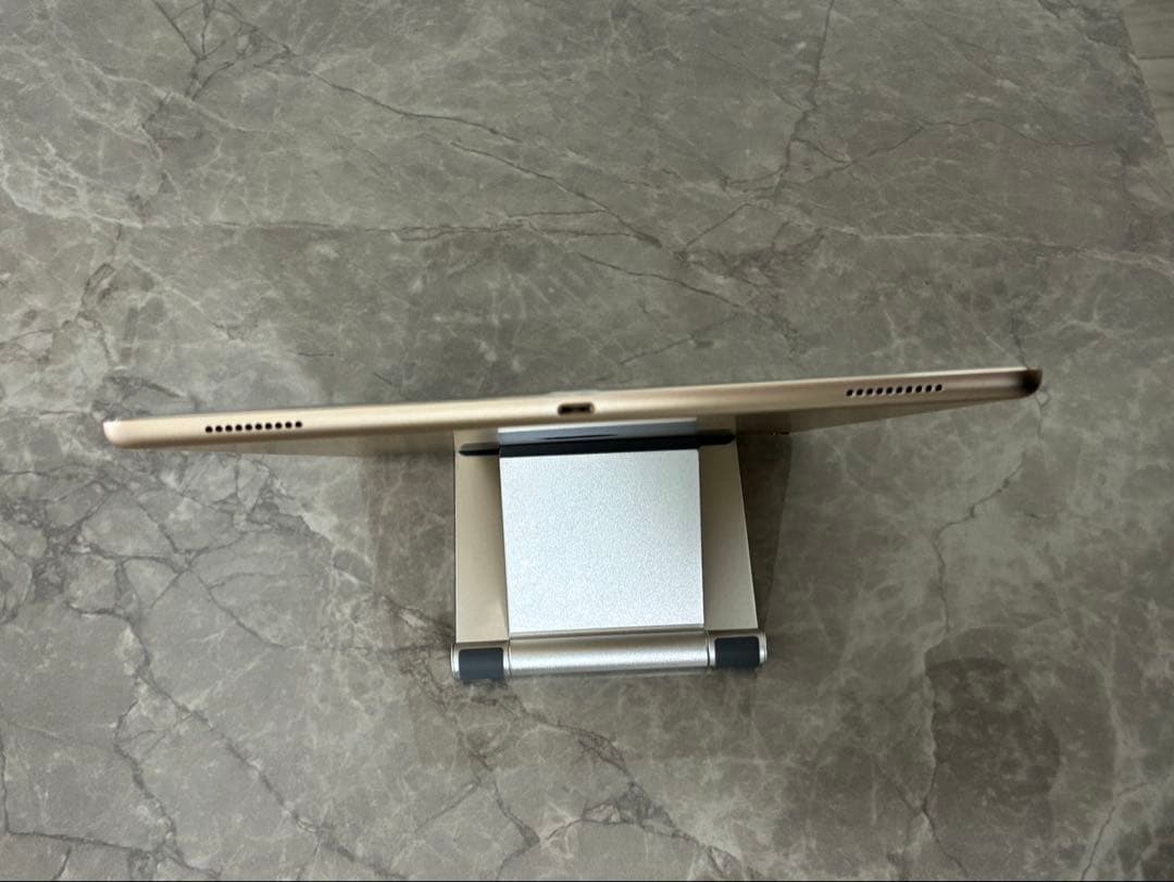 iPad Pro 12.9インチ（第2世代）64GB / Wi-Fiモデル /