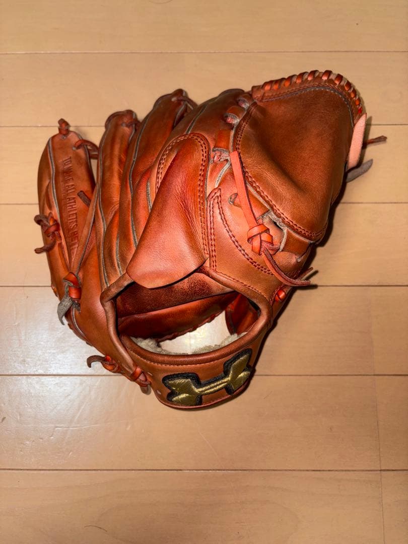 【期間限定価格】アンダーアーマー　硬式グラブ　右投手用