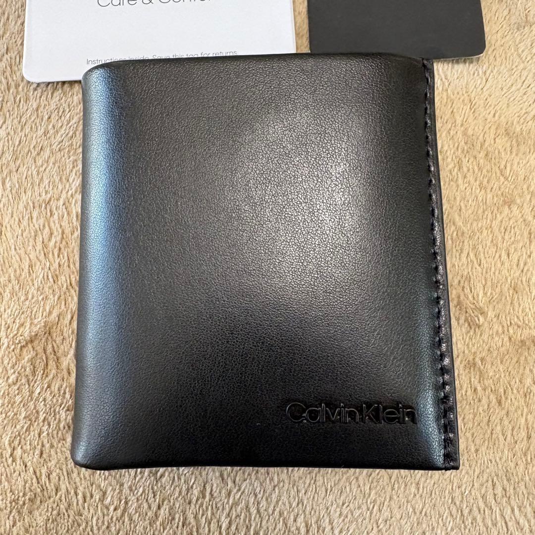 【新品】  ロゴプレート 二つ折り財布 ブラック