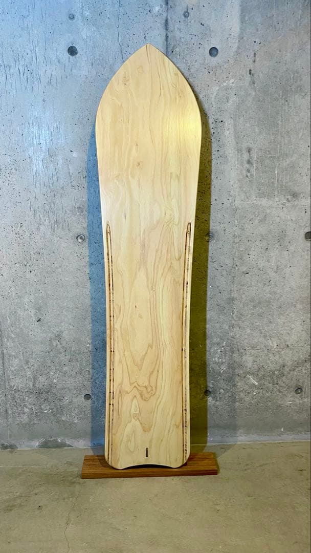 新品 NF 雪板 142cm 新雪専用 スノートイ