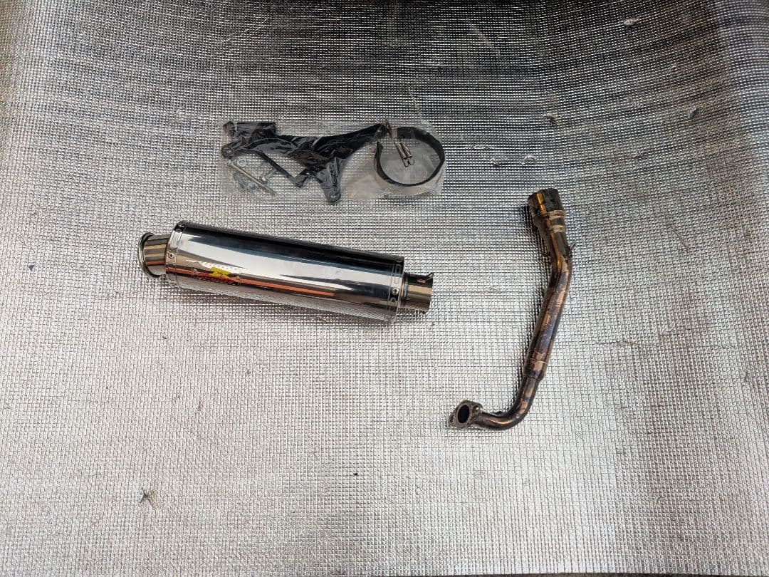 【テンテン】アクシスz　8bj-sej-6j　realizeマフラー