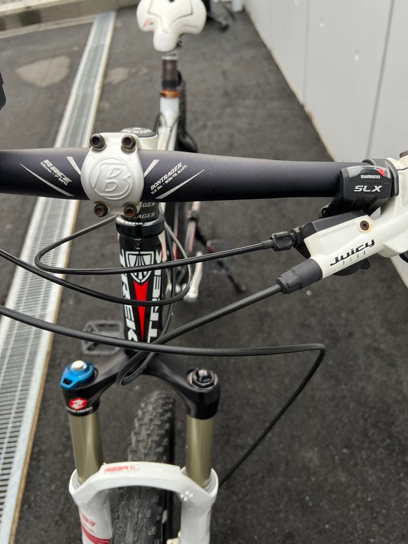 【大阪直接渡しのみ】 トレック TREK 8シリーズ 26インチ 譲渡証明書付き