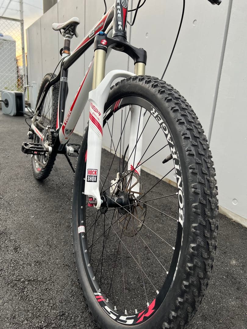 【大阪直接渡しのみ】 トレック TREK 8シリーズ 26インチ 譲渡証明書付き