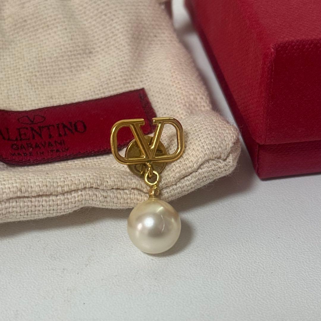 VALENTINO Vロゴ パール ピアス 片耳