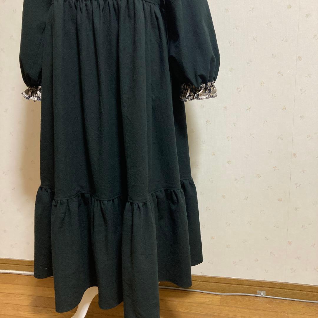 親子ワンピース　エプロンフリルワンピース