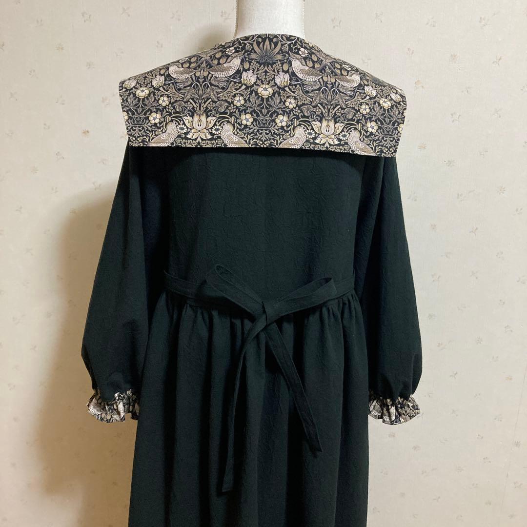 親子ワンピース　エプロンフリルワンピース