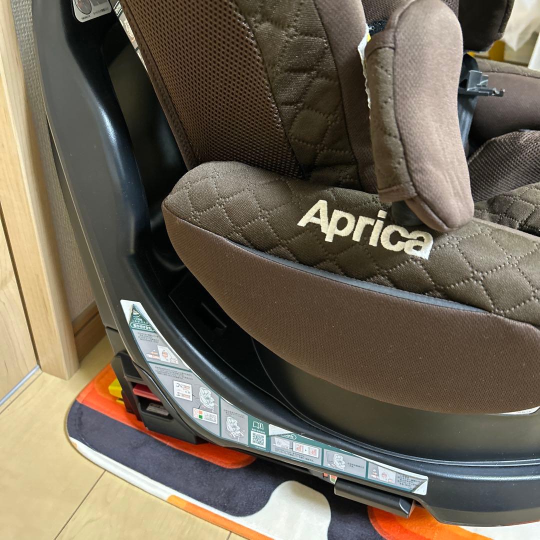 Apricaフラディア グロウ ISOFIXブラウン