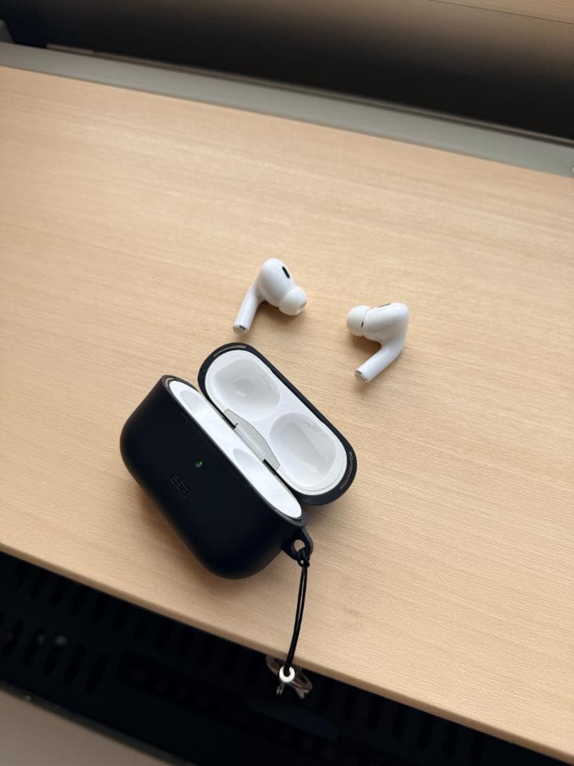 AirPods Pro 第2世代 USB-C【右耳は3ヶ月前に新品交換済】完動品