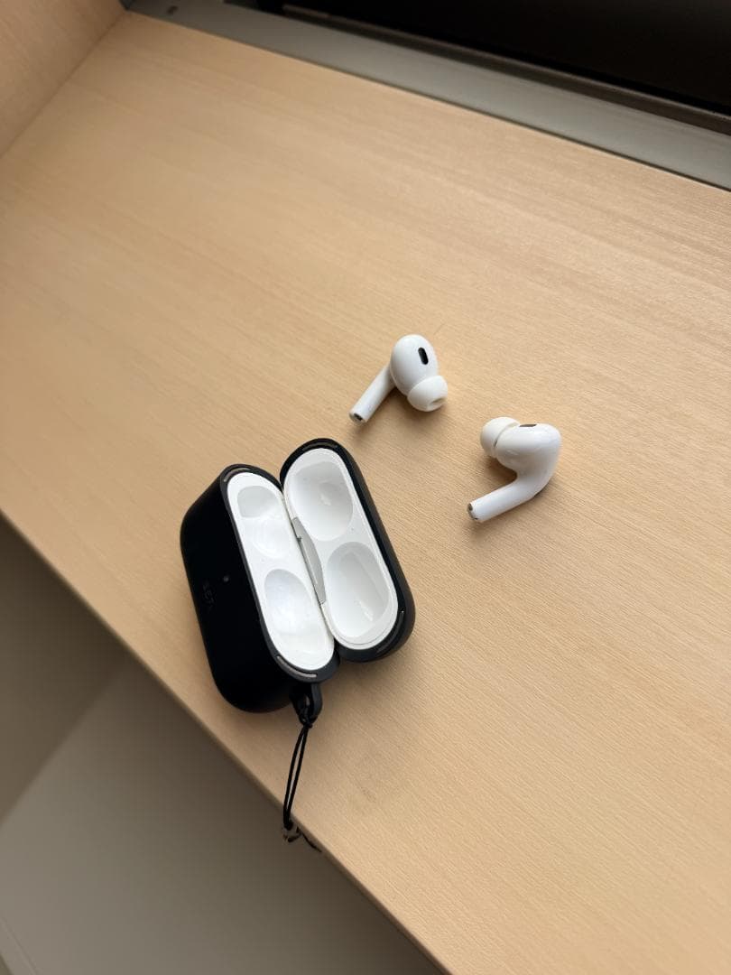 AirPods Pro 第2世代 USB-C【右耳は3ヶ月前に新品交換済】完動品