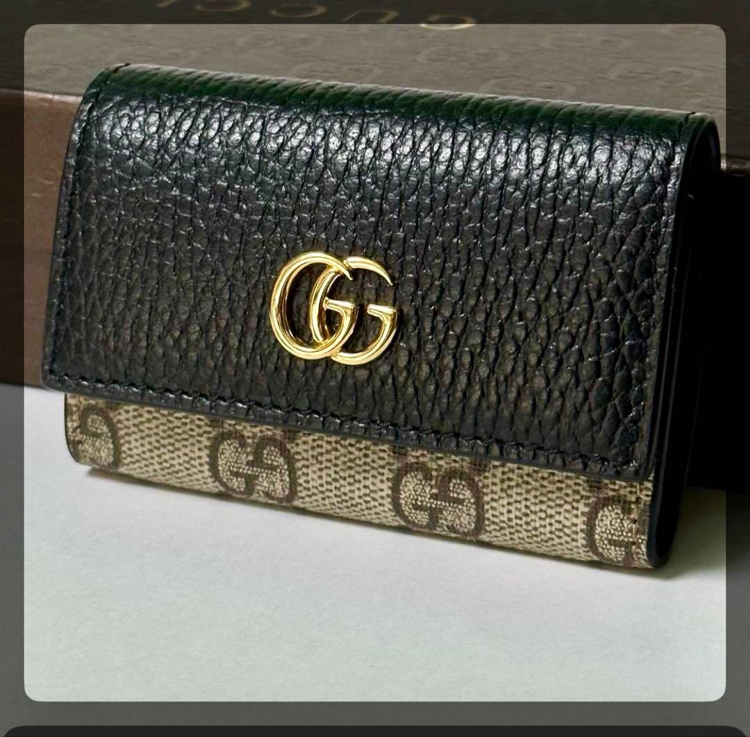 Gucci GGロゴ 二つ折りキーケース