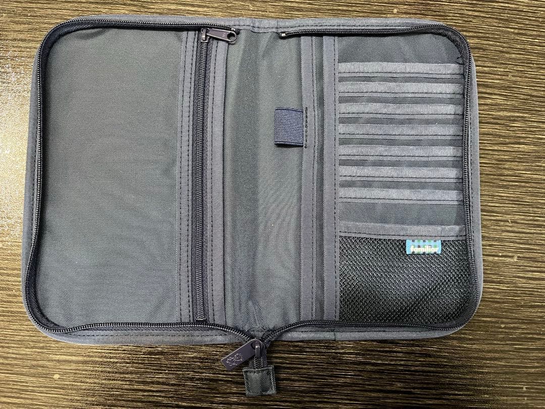 美品 familiar 母子手帳ケース001 ネイビー 青　リバティファミリア