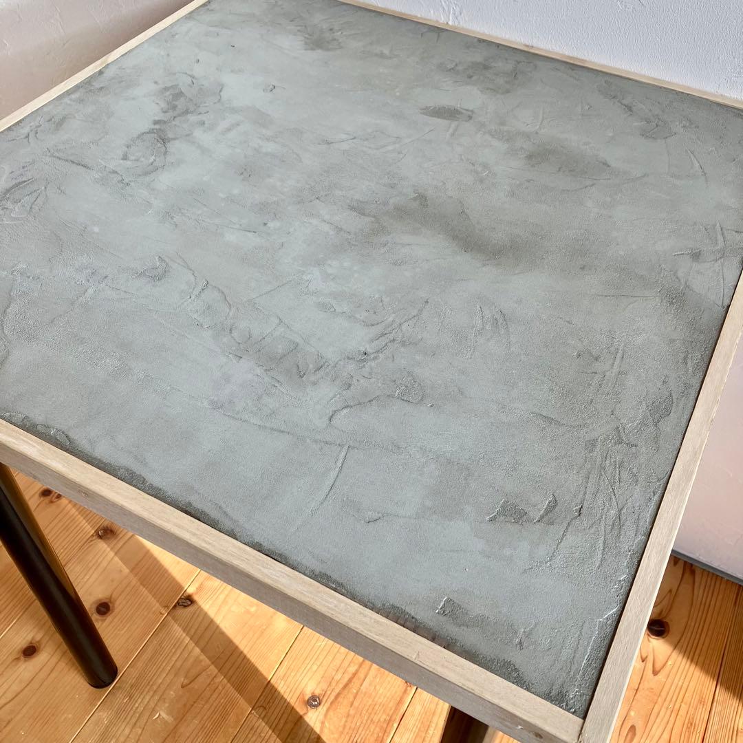 モルタル天板のカフェテーブル【ハンドメイド家具】