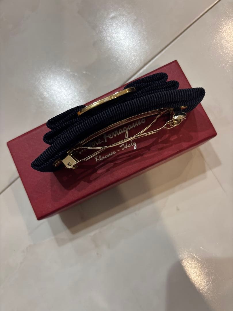 ザルバトーレ　フェラガモ　未使用品