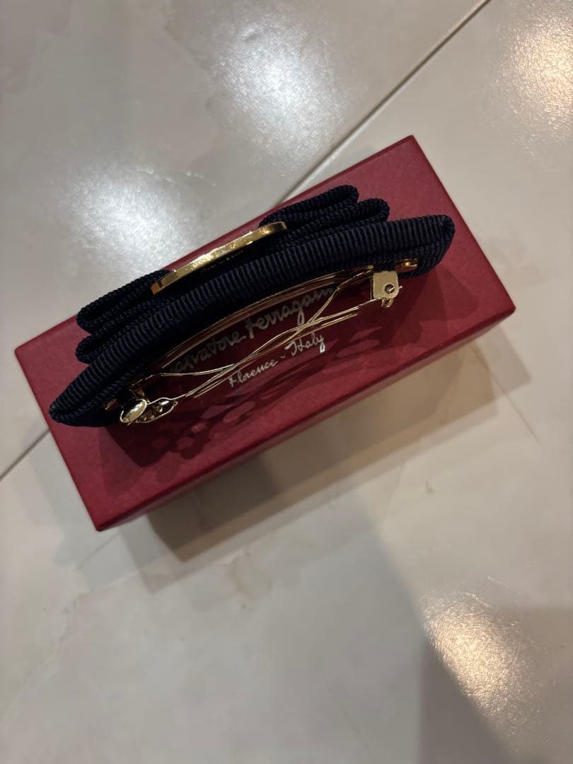 ザルバトーレ　フェラガモ　未使用品