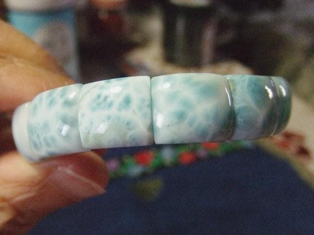 新品未使用　天然石ラリマー バングル型ブレスレット　内径15～１６センチ