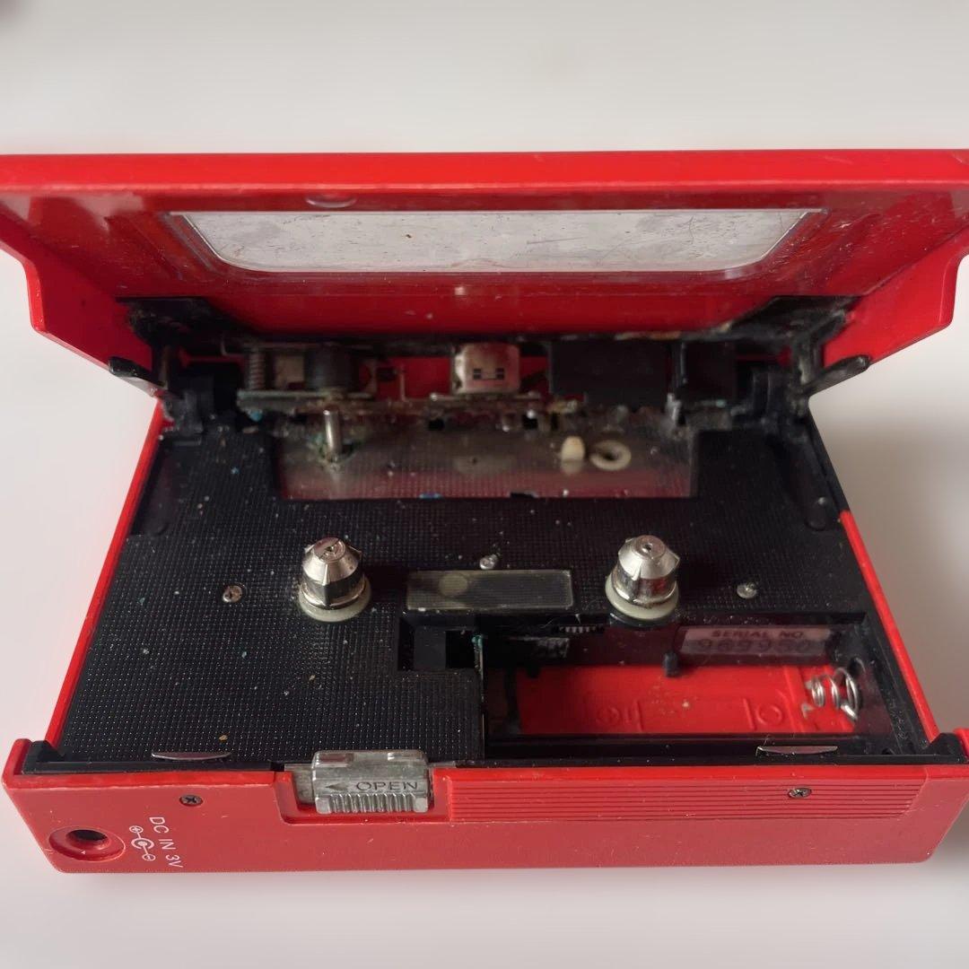 星*哥様 【ジャンク品】SONY WM-2 カセットプレーヤー レッド