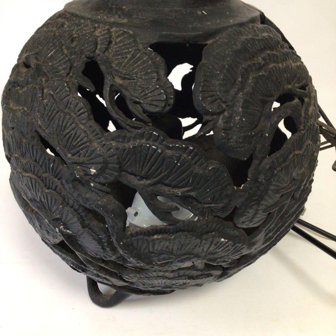 松透丸形吊灯篭 アンティーク ライ トランプ 丸形　鋳鉄製透かし彫りランプ