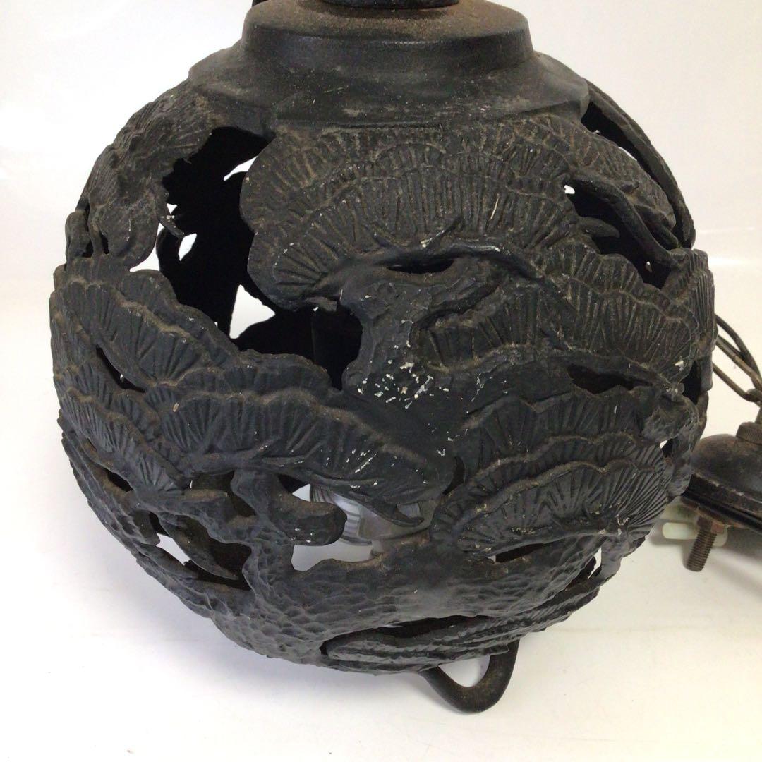 松透丸形吊灯篭 アンティーク ライ トランプ 丸形　鋳鉄製透かし彫りランプ