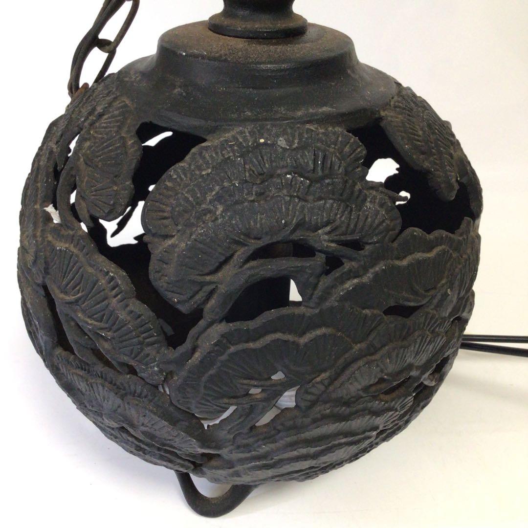 松透丸形吊灯篭 アンティーク ライ トランプ 丸形　鋳鉄製透かし彫りランプ