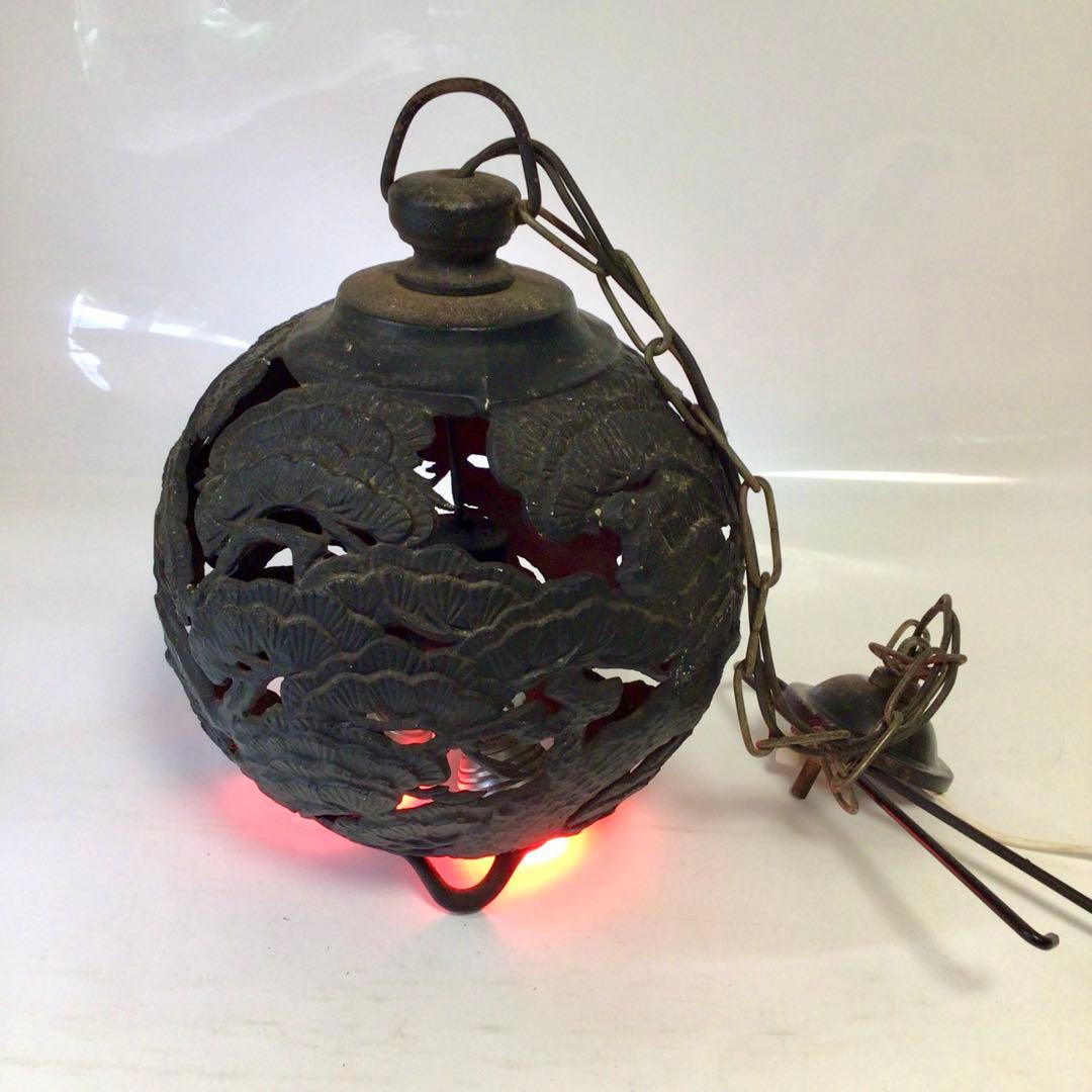 松透丸形吊灯篭 アンティーク ライ トランプ 丸形　鋳鉄製透かし彫りランプ