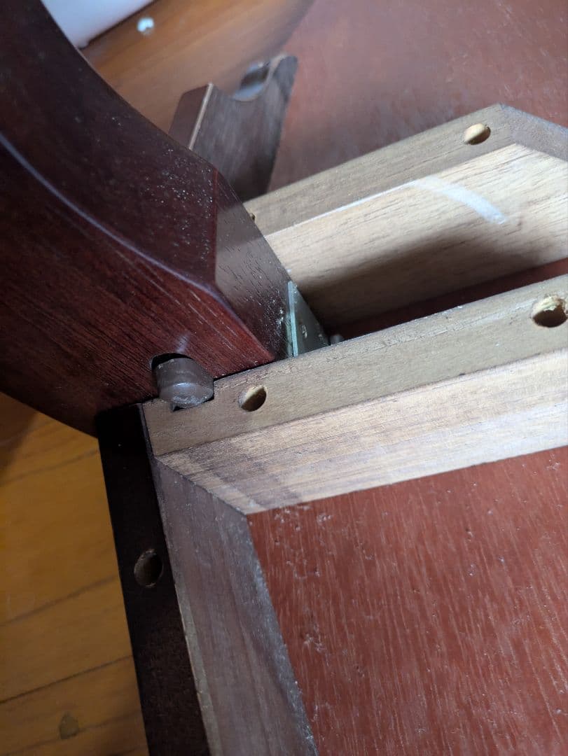 昭和レトロな木製ちゃぶ台