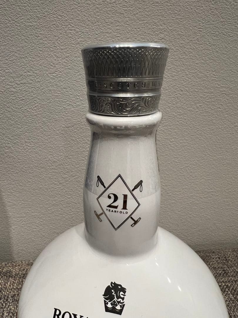 【nnt】ロイヤルサルート21年 スノーポロ限定 白陶器 箱付 未開封