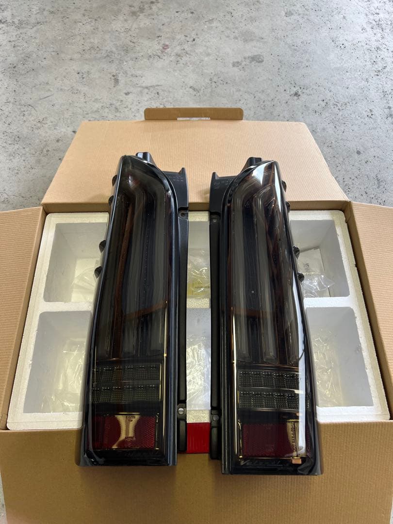 ハイエース Valenti Jewel LED Tail Lamp Type 2
