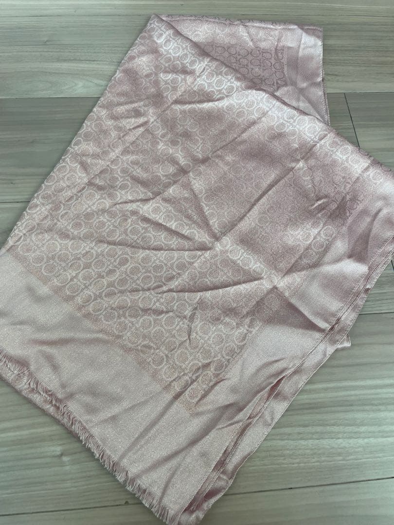 Salvatore Ferragamo フェラガモ　ストール　ピンク