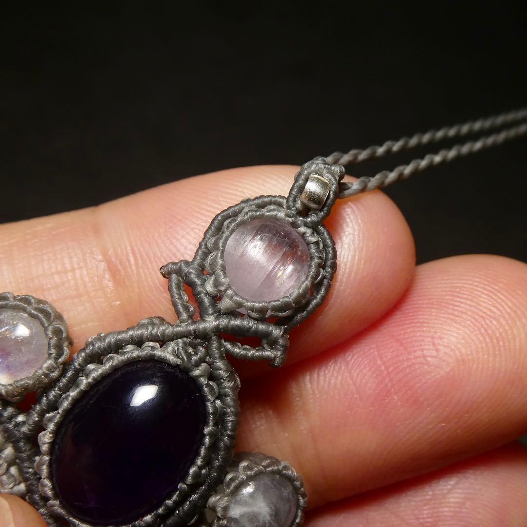 レピドライトと4種類の天然石のマクラメネックレス