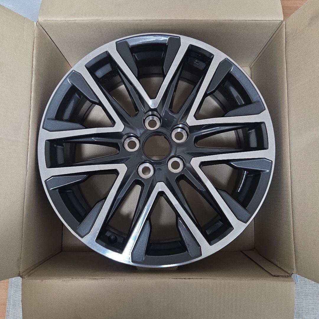 18インチ スポーティホイール ナット付き　４本セット