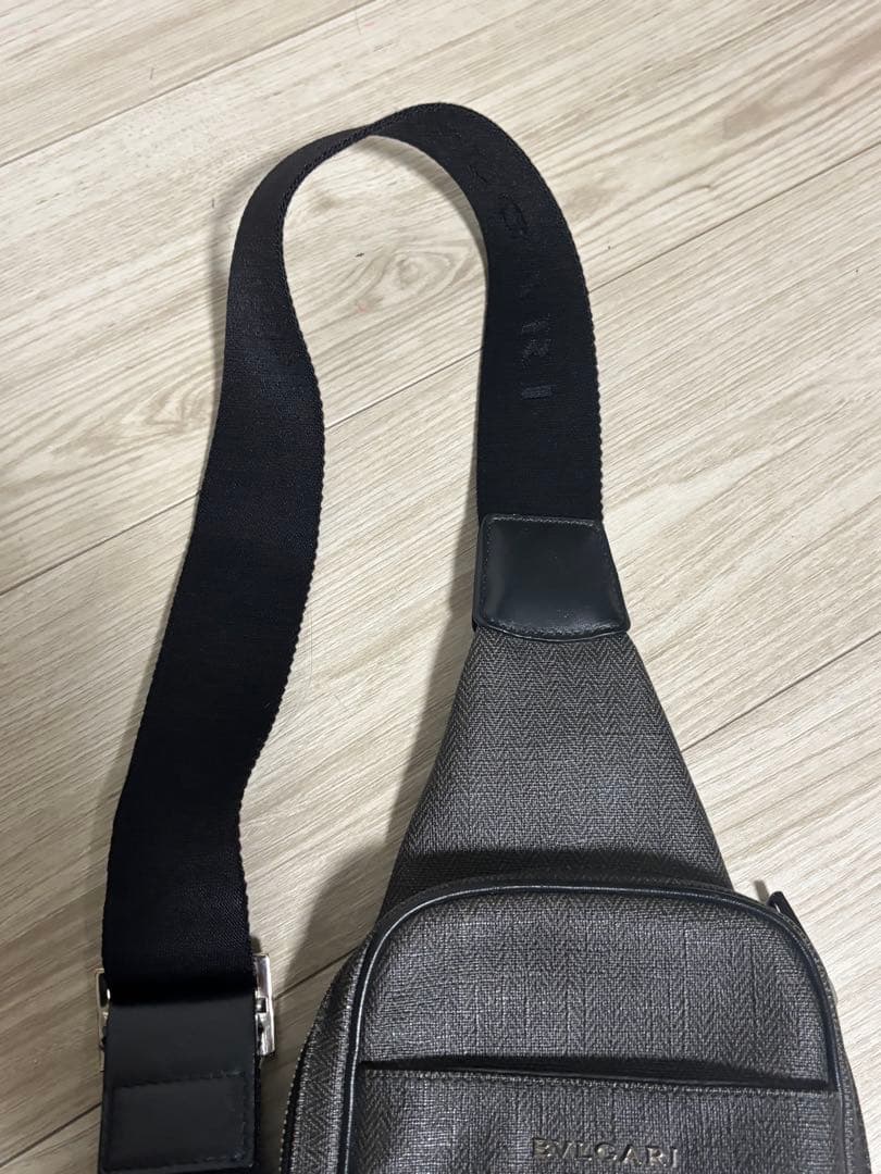 ブルガリウィークエンドボディバック