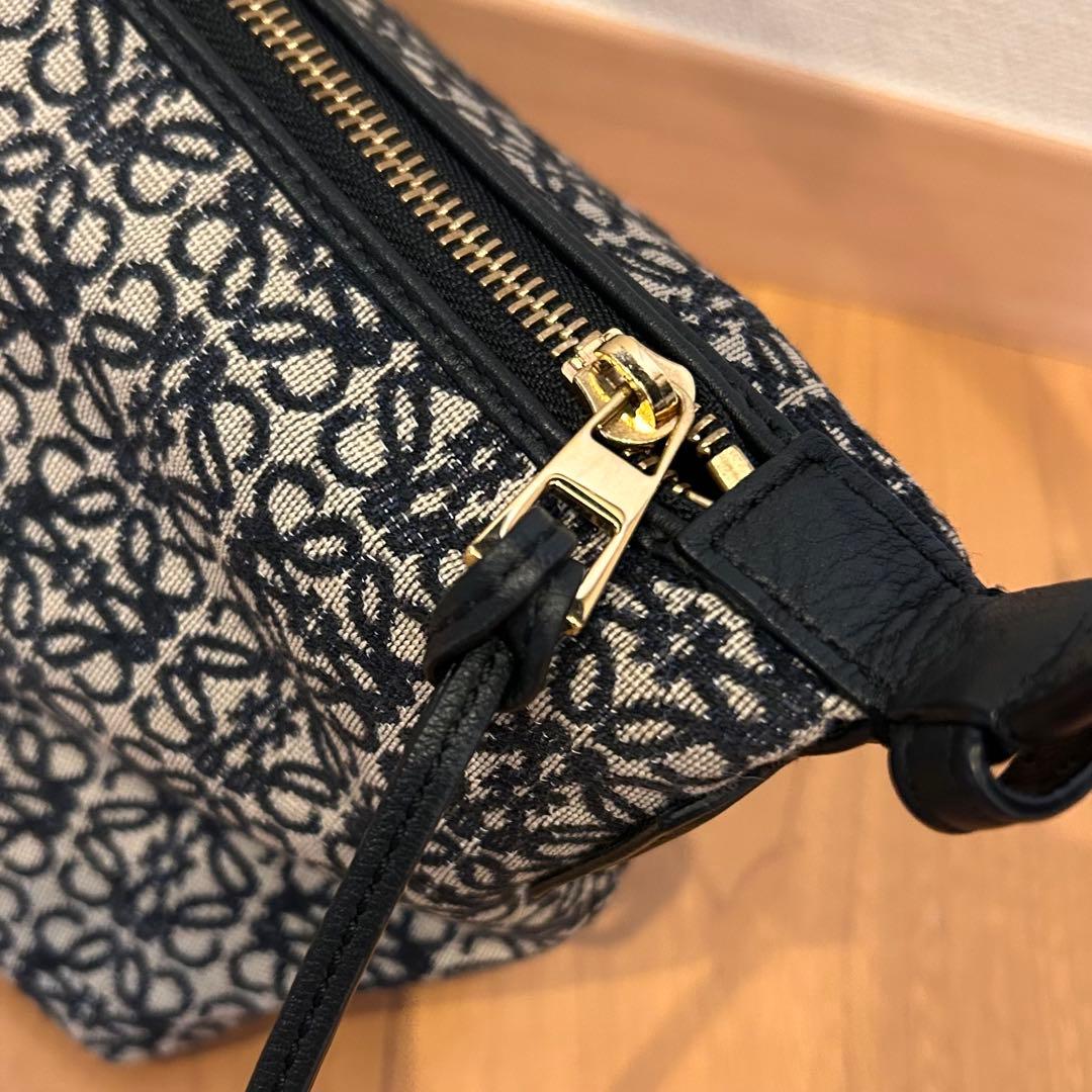 LOEWE キュービィ スモール アナグラムジャカード