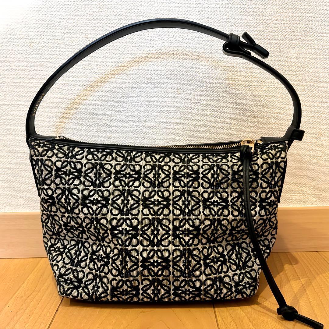 LOEWE キュービィ スモール アナグラムジャカード