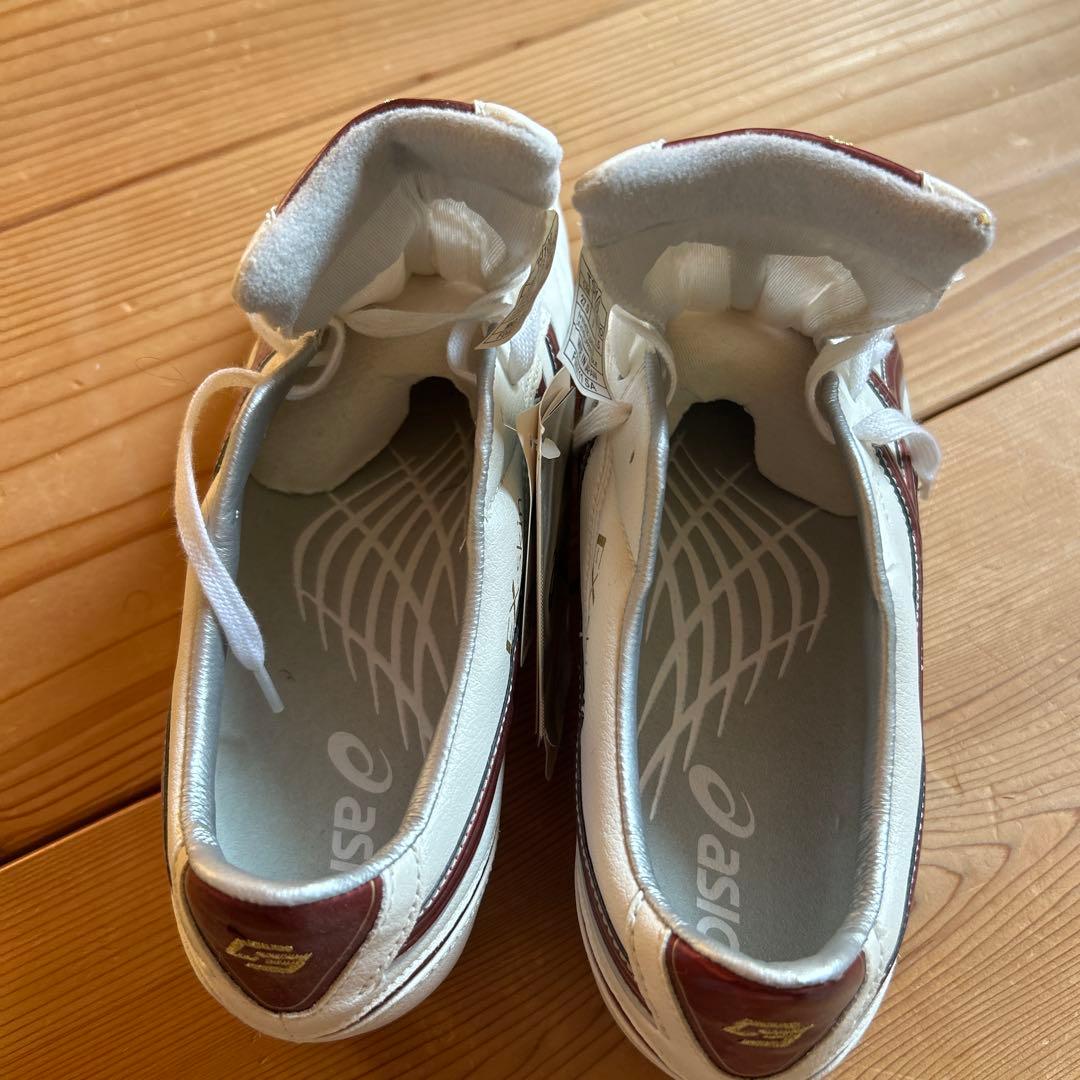 asics アシックスのC3-JFパールホワイト×ワインレッド