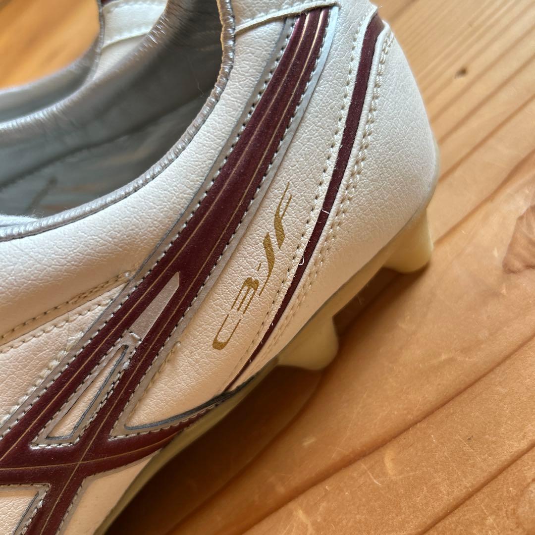 asics アシックスのC3-JFパールホワイト×ワインレッド