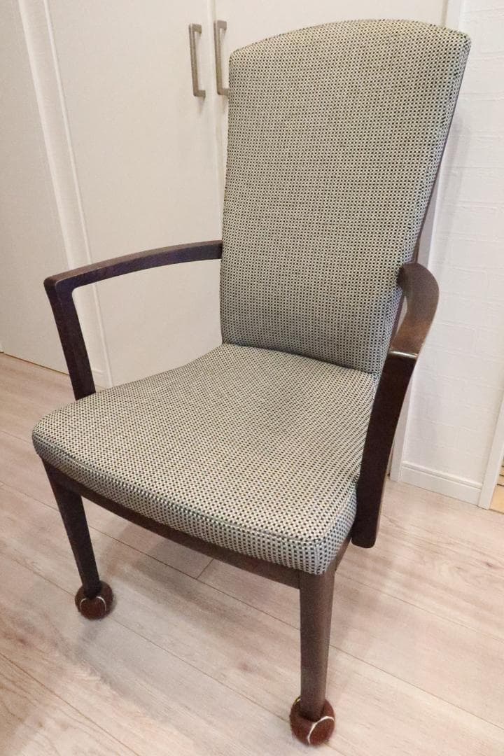 カリモク ダイニングチェアー肘付 フランシス CT7800CK ブラウン色 美品