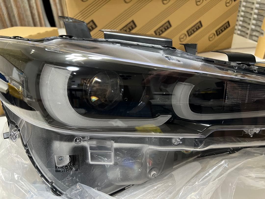 「美品」Mazda CX-5 CX-8 右ヘッドライト K49C-51-031E