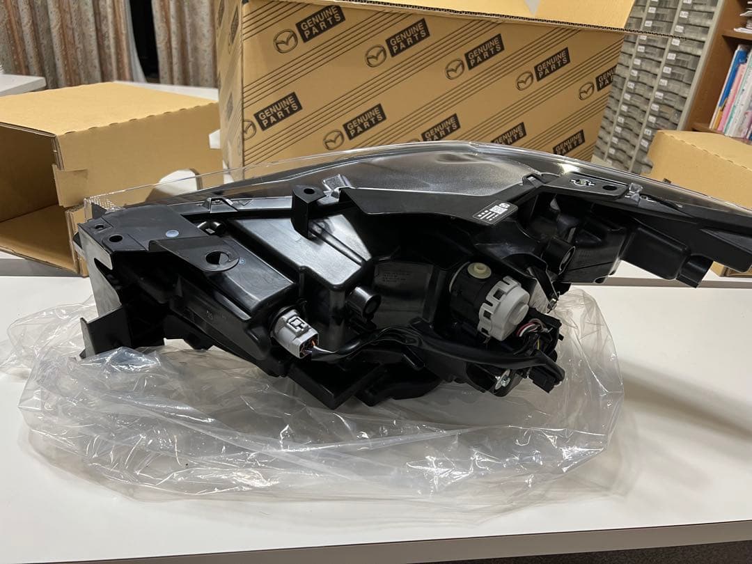 「美品」Mazda CX-5 CX-8 右ヘッドライト K49C-51-031E