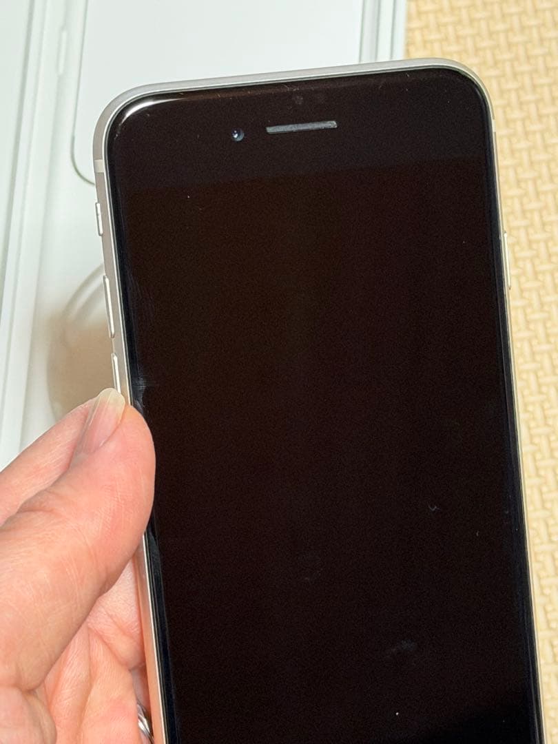 Apple iPhone SE (第3世代) ホワイト　超美品