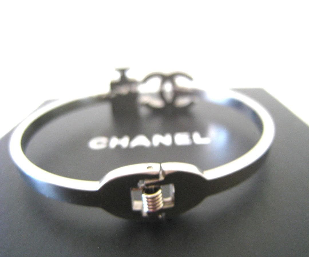 CHANEL シャネル　バングル　香水瓶モチ－フ