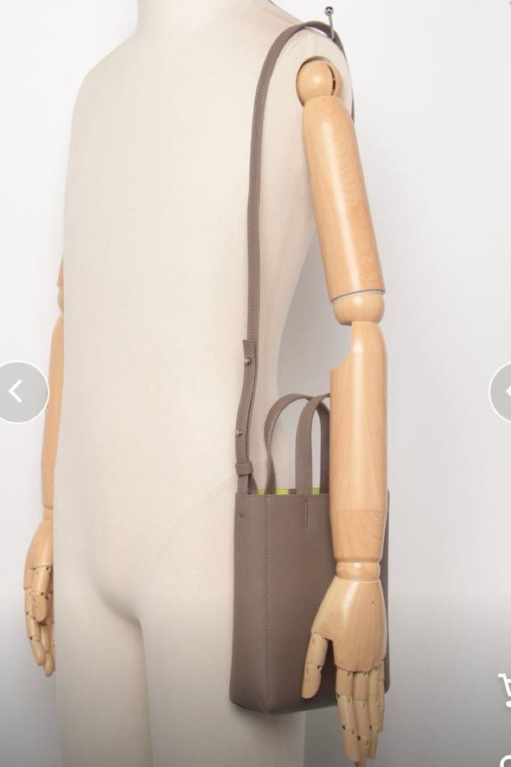 ★ minami ★ORCIVAL レザーショルダーバッグ