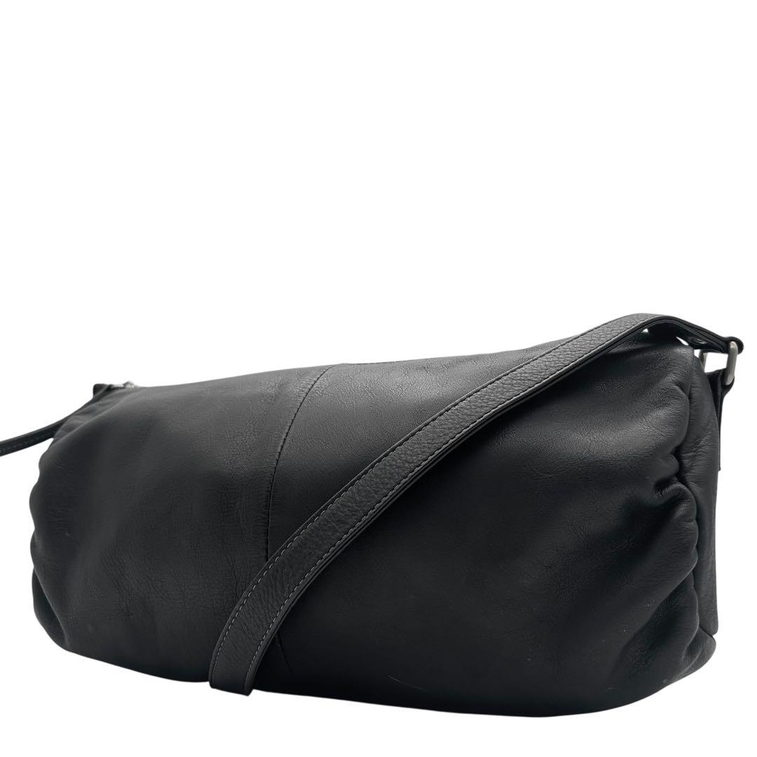 良品　マーガレットハウエル　ショルダーバッグ　ドラム型　レザー　黒　斜め掛け◎