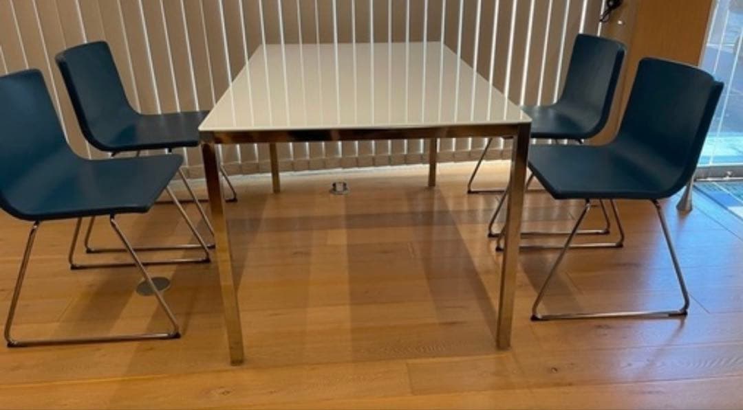 IKEA イケア TORSBY ダイニングテーブル (チェアなし)